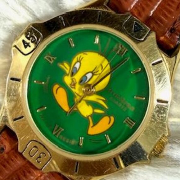 Vintage Warner Bros Tweety Bird Green Face Water Resistant Genuine Leather Watch - Picture 2 of 9